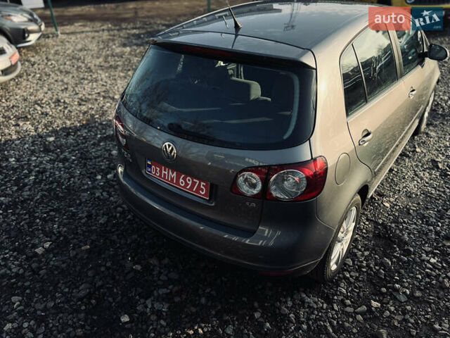 Серый Фольксваген Гольф Плюс, объемом двигателя 1.6 л и пробегом 239 тыс. км за 7400 $, фото 25 на Automoto.ua