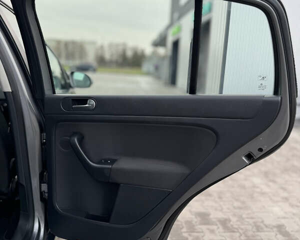 Серый Фольксваген Гольф Плюс, объемом двигателя 1.4 л и пробегом 163 тыс. км за 8300 $, фото 69 на Automoto.ua