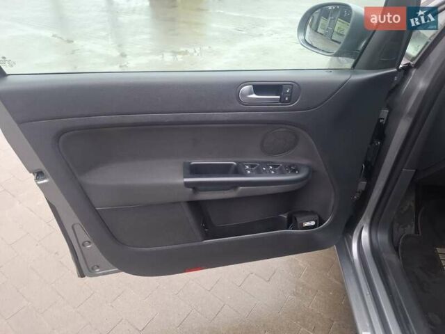 Серый Фольксваген Гольф Плюс, объемом двигателя 1.39 л и пробегом 257 тыс. км за 6700 $, фото 17 на Automoto.ua