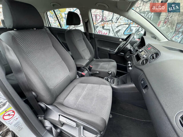 Сірий Фольксваген Golf Plus, об'ємом двигуна 1.6 л та пробігом 172 тис. км за 7750 $, фото 24 на Automoto.ua