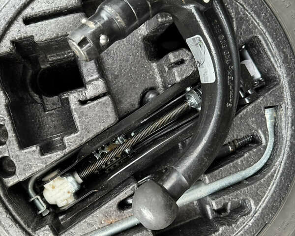 Серый Фольксваген Гольф Плюс, объемом двигателя 1.4 л и пробегом 163 тыс. км за 8300 $, фото 87 на Automoto.ua