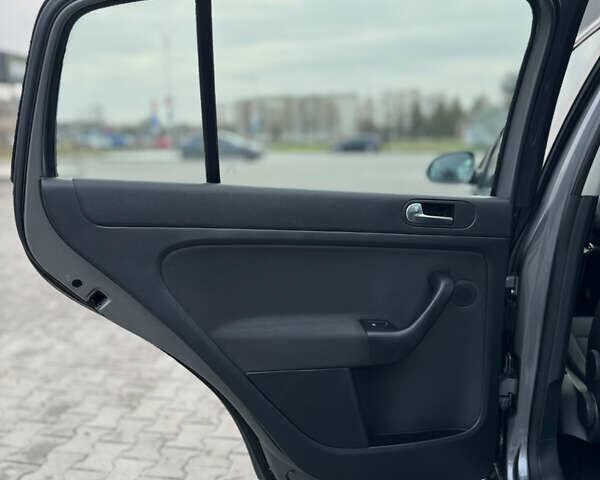 Серый Фольксваген Гольф Плюс, объемом двигателя 1.4 л и пробегом 163 тыс. км за 8300 $, фото 60 на Automoto.ua