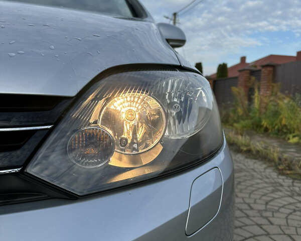 Серый Фольксваген Гольф Плюс, объемом двигателя 1.6 л и пробегом 170 тыс. км за 7000 $, фото 9 на Automoto.ua