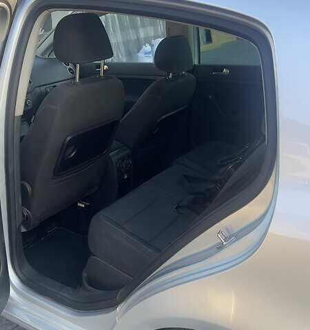 Серый Фольксваген Гольф Плюс, объемом двигателя 1.6 л и пробегом 280 тыс. км за 7400 $, фото 13 на Automoto.ua