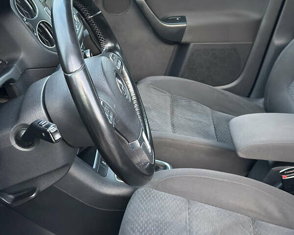 Серый Фольксваген Гольф Плюс, объемом двигателя 1.6 л и пробегом 245 тыс. км за 8199 $, фото 18 на Automoto.ua