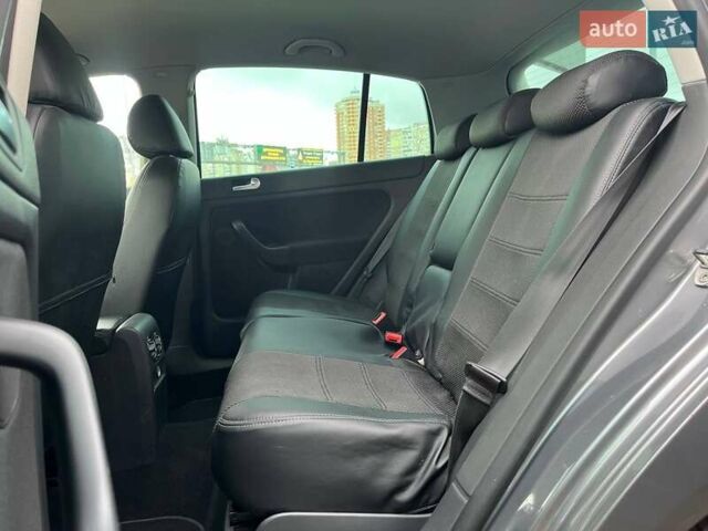 Серый Фольксваген Гольф Плюс, объемом двигателя 1.39 л и пробегом 220 тыс. км за 7790 $, фото 9 на Automoto.ua