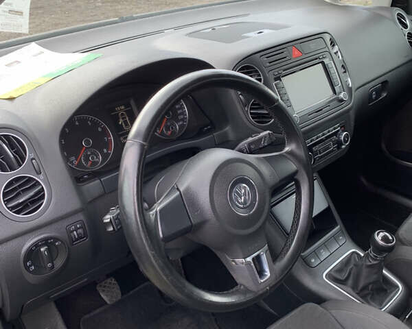 Серый Фольксваген Гольф Плюс, объемом двигателя 1.4 л и пробегом 156 тыс. км за 8200 $, фото 9 на Automoto.ua