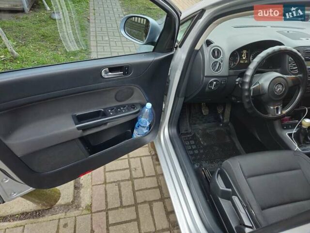 Серый Фольксваген Гольф Плюс, объемом двигателя 1.6 л и пробегом 240 тыс. км за 6200 $, фото 14 на Automoto.ua