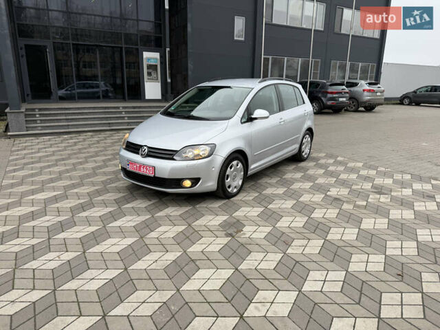 Серый Фольксваген Гольф Плюс, объемом двигателя 1.4 л и пробегом 153 тыс. км за 8650 $, фото 1 на Automoto.ua