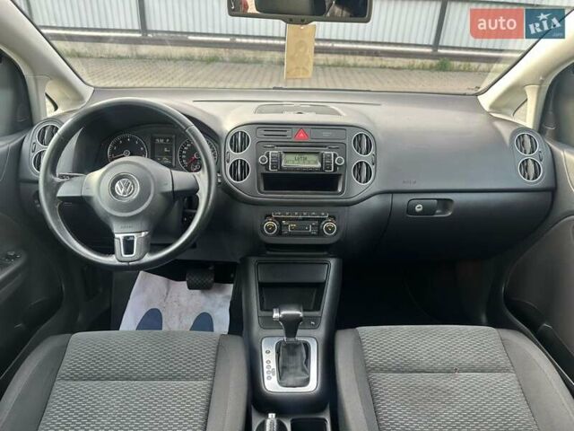 Серый Фольксваген Гольф Плюс, объемом двигателя 1.4 л и пробегом 112 тыс. км за 8000 $, фото 19 на Automoto.ua