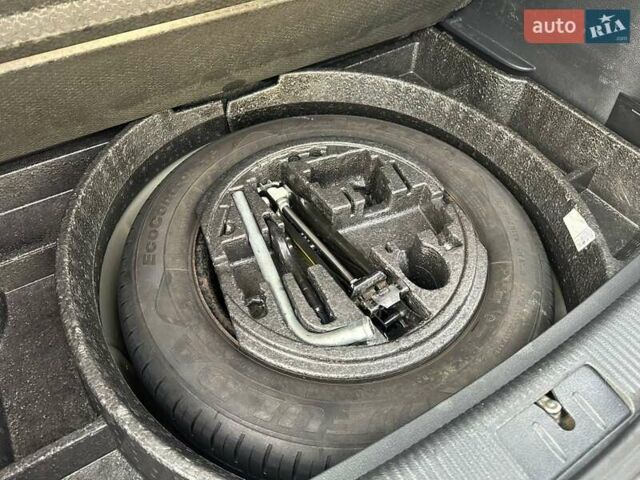 Серый Фольксваген Гольф Плюс, объемом двигателя 1.4 л и пробегом 112 тыс. км за 8000 $, фото 20 на Automoto.ua