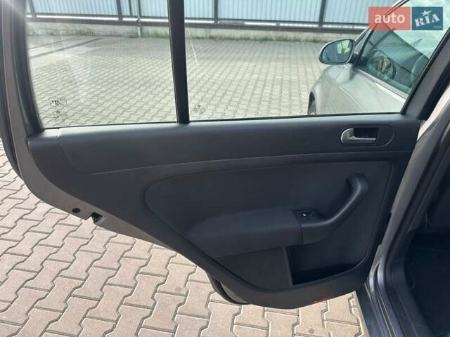 Серый Фольксваген Гольф Плюс, объемом двигателя 1.4 л и пробегом 112 тыс. км за 8000 $, фото 17 на Automoto.ua