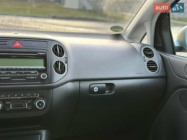 Серый Фольксваген Гольф Плюс, объемом двигателя 1.4 л и пробегом 184 тыс. км за 7200 $, фото 101 на Automoto.ua