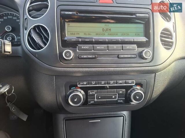Серый Фольксваген Гольф Плюс, объемом двигателя 1.2 л и пробегом 241 тыс. км за 8300 $, фото 19 на Automoto.ua