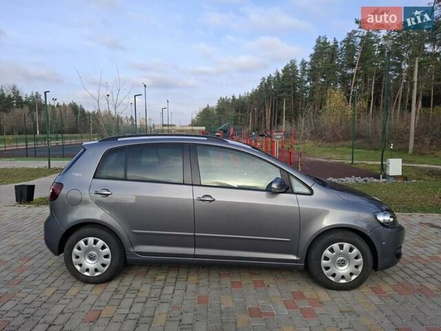 Серый Фольксваген Гольф Плюс, объемом двигателя 1.2 л и пробегом 241 тыс. км за 8300 $, фото 2 на Automoto.ua