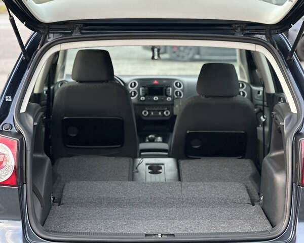 Серый Фольксваген Гольф Плюс, объемом двигателя 1.6 л и пробегом 245 тыс. км за 8199 $, фото 26 на Automoto.ua