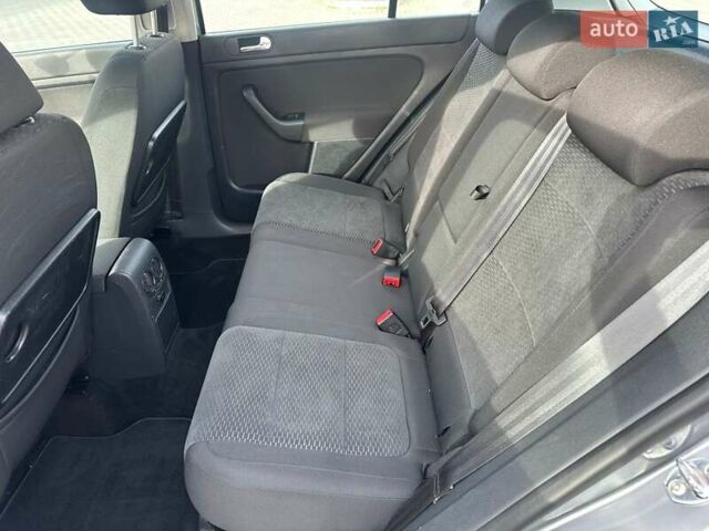 Серый Фольксваген Гольф Плюс, объемом двигателя 1.4 л и пробегом 112 тыс. км за 8000 $, фото 18 на Automoto.ua