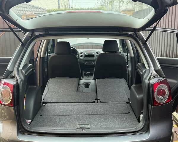 Серый Фольксваген Гольф Плюс, объемом двигателя 1.39 л и пробегом 104 тыс. км за 8500 $, фото 5 на Automoto.ua