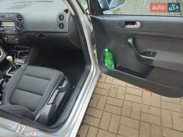 Серый Фольксваген Гольф Плюс, объемом двигателя 1.6 л и пробегом 240 тыс. км за 6200 $, фото 16 на Automoto.ua