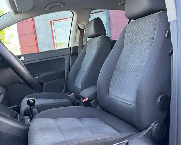 Сірий Фольксваген Golf Plus, об'ємом двигуна 1.6 л та пробігом 250 тис. км за 6999 $, фото 14 на Automoto.ua