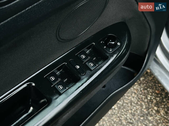 Серый Фольксваген Гольф Плюс, объемом двигателя 1.4 л и пробегом 162 тыс. км за 8200 $, фото 24 на Automoto.ua