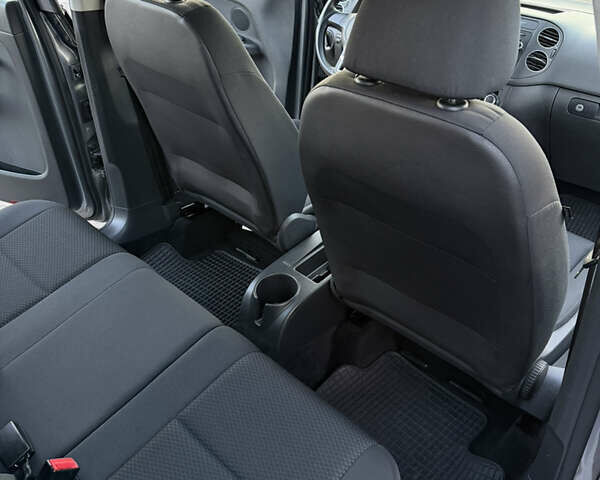 Серый Фольксваген Гольф Плюс, объемом двигателя 1.6 л и пробегом 214 тыс. км за 8350 $, фото 27 на Automoto.ua