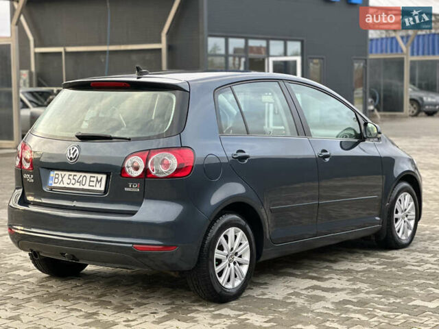 Серый Фольксваген Гольф Плюс, объемом двигателя 1.6 л и пробегом 245 тыс. км за 8199 $, фото 5 на Automoto.ua