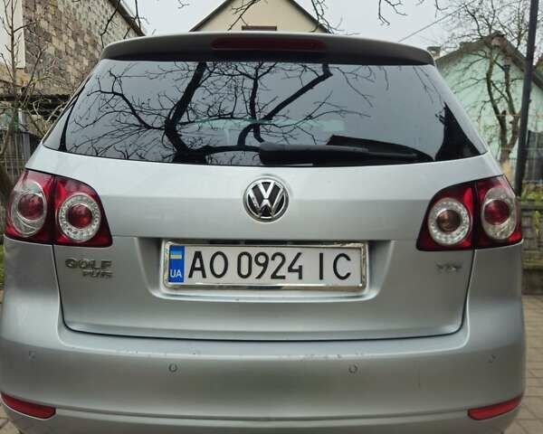 Серый Фольксваген Гольф Плюс, объемом двигателя 1.6 л и пробегом 240 тыс. км за 6200 $, фото 5 на Automoto.ua