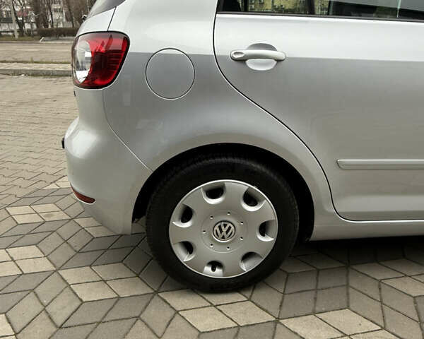 Серый Фольксваген Гольф Плюс, объемом двигателя 1.4 л и пробегом 153 тыс. км за 8650 $, фото 23 на Automoto.ua