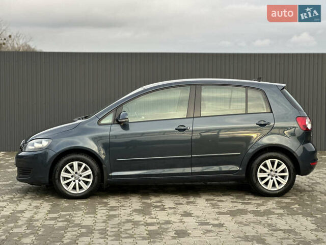 Серый Фольксваген Гольф Плюс, объемом двигателя 1.6 л и пробегом 245 тыс. км за 8199 $, фото 3 на Automoto.ua