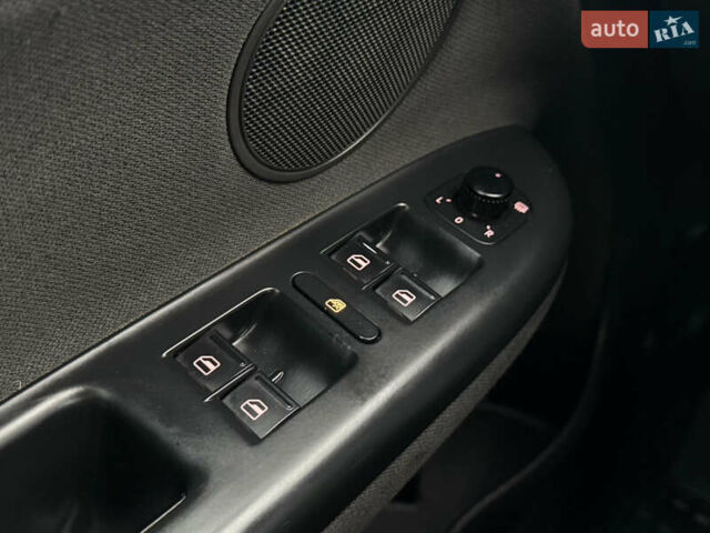 Серый Фольксваген Гольф Плюс, объемом двигателя 1.4 л и пробегом 168 тыс. км за 6450 $, фото 68 на Automoto.ua