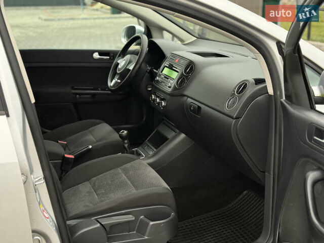 Серый Фольксваген Гольф Плюс, объемом двигателя 1.4 л и пробегом 168 тыс. км за 6450 $, фото 44 на Automoto.ua