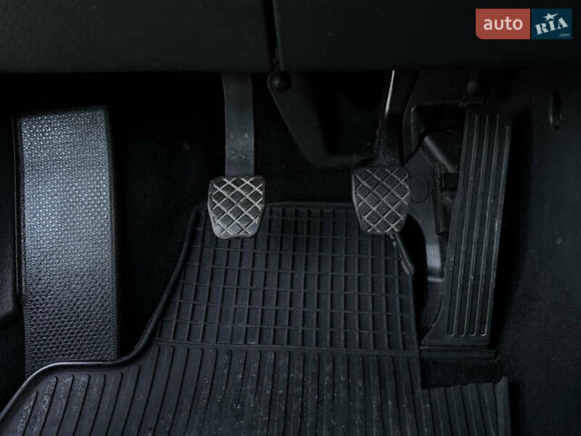 Серый Фольксваген Гольф Плюс, объемом двигателя 1.6 л и пробегом 214 тыс. км за 8350 $, фото 37 на Automoto.ua