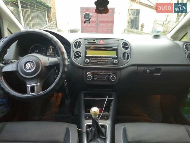 Серый Фольксваген Гольф Плюс, объемом двигателя 1.6 л и пробегом 240 тыс. км за 6200 $, фото 3 на Automoto.ua