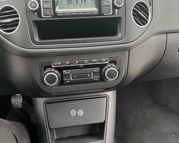 Сірий Фольксваген Golf Plus, об'ємом двигуна 1.4 л та пробігом 160 тис. км за 8200 $, фото 25 на Automoto.ua