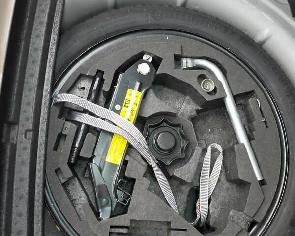 Сірий Фольксваген Golf Plus, об'ємом двигуна 1.4 л та пробігом 109 тис. км за 10300 $, фото 29 на Automoto.ua