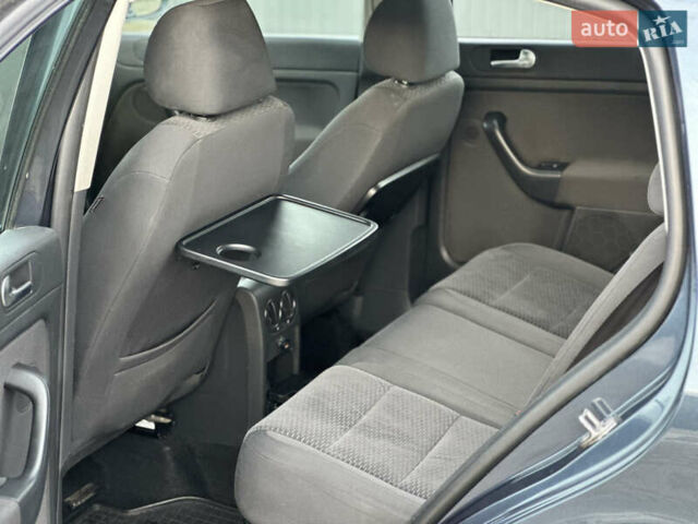 Серый Фольксваген Гольф Плюс, объемом двигателя 1.6 л и пробегом 245 тыс. км за 8199 $, фото 24 на Automoto.ua