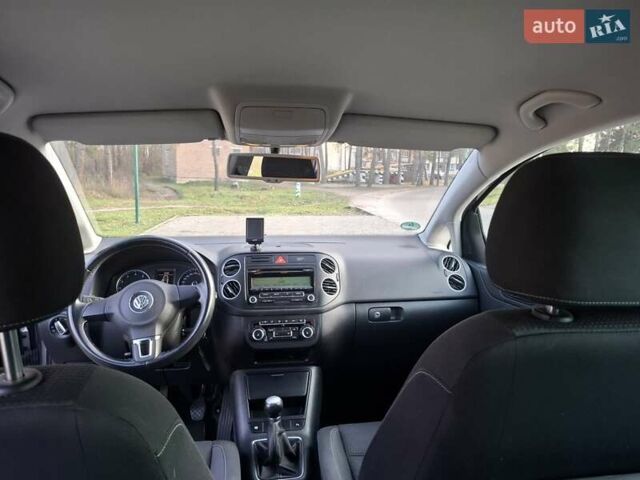 Серый Фольксваген Гольф Плюс, объемом двигателя 1.2 л и пробегом 241 тыс. км за 8300 $, фото 15 на Automoto.ua