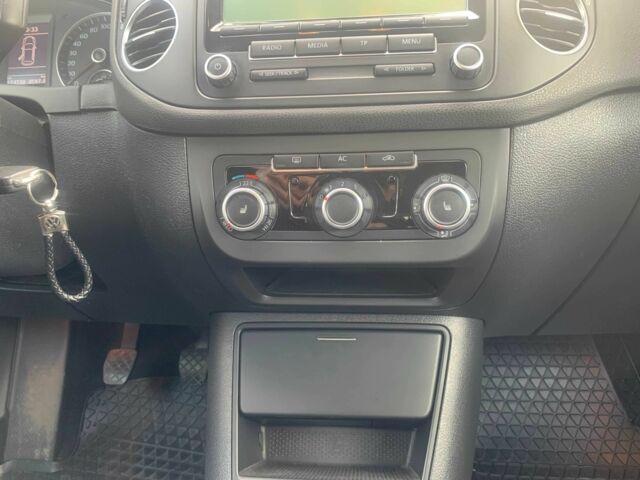 Серый Фольксваген Гольф Плюс, объемом двигателя 1.4 л и пробегом 175 тыс. км за 8300 $, фото 10 на Automoto.ua