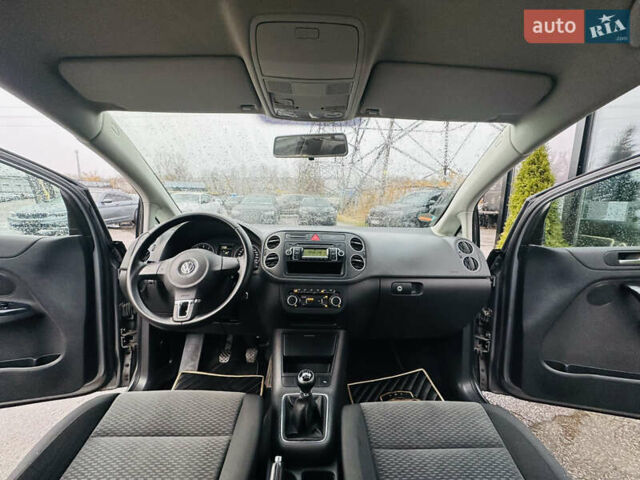 Серый Фольксваген Гольф Плюс, объемом двигателя 1.4 л и пробегом 162 тыс. км за 8200 $, фото 18 на Automoto.ua