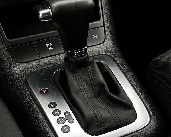 Серый Фольксваген Гольф Плюс, объемом двигателя 1.6 л и пробегом 189 тыс. км за 9499 $, фото 118 на Automoto.ua