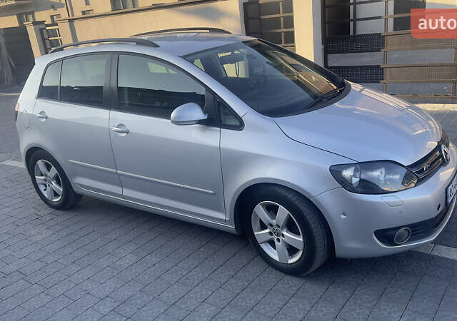 Серый Фольксваген Гольф Плюс, объемом двигателя 1.6 л и пробегом 280 тыс. км за 7400 $, фото 11 на Automoto.ua