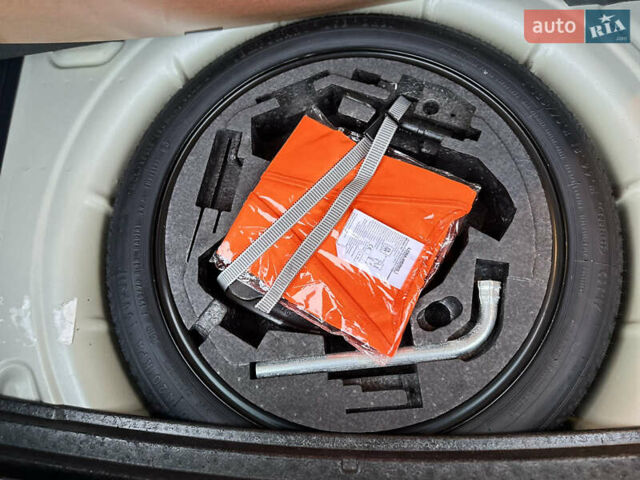 Серый Фольксваген Гольф Плюс, объемом двигателя 1.4 л и пробегом 184 тыс. км за 7200 $, фото 84 на Automoto.ua