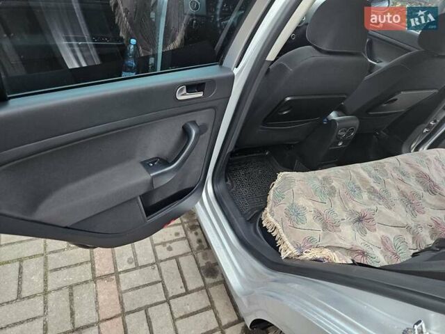 Серый Фольксваген Гольф Плюс, объемом двигателя 1.6 л и пробегом 240 тыс. км за 6200 $, фото 13 на Automoto.ua