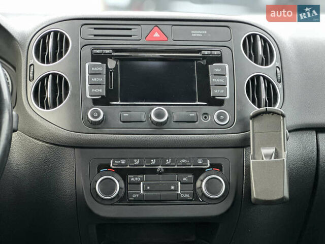 Серый Фольксваген Гольф Плюс, объемом двигателя 1.6 л и пробегом 245 тыс. км за 8199 $, фото 14 на Automoto.ua