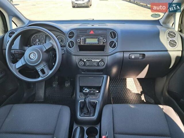 Серый Фольксваген Гольф Плюс, объемом двигателя 1.39 л и пробегом 186 тыс. км за 7100 $, фото 21 на Automoto.ua
