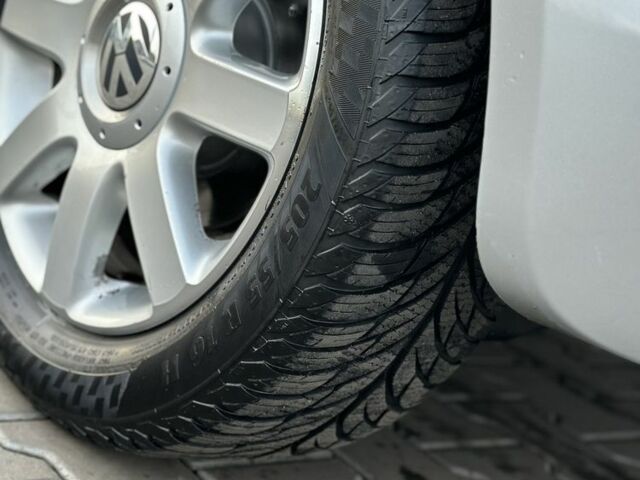 Серый Фольксваген Гольф Плюс, объемом двигателя 1.4 л и пробегом 184 тыс. км за 7200 $, фото 8 на Automoto.ua