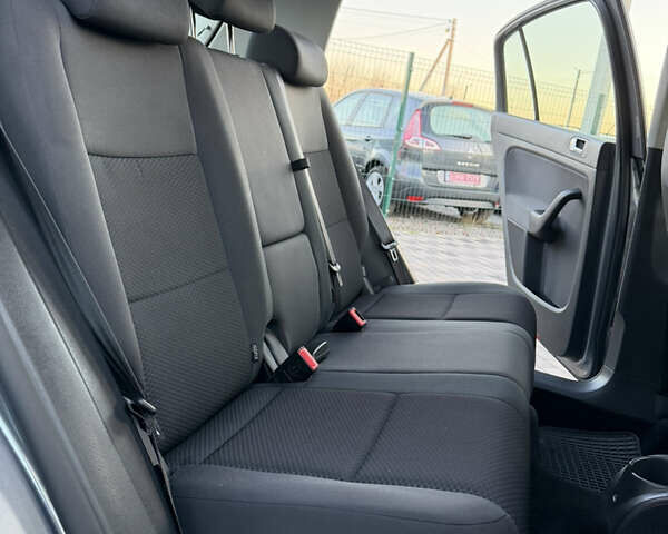 Серый Фольксваген Гольф Плюс, объемом двигателя 1.6 л и пробегом 214 тыс. км за 8350 $, фото 28 на Automoto.ua