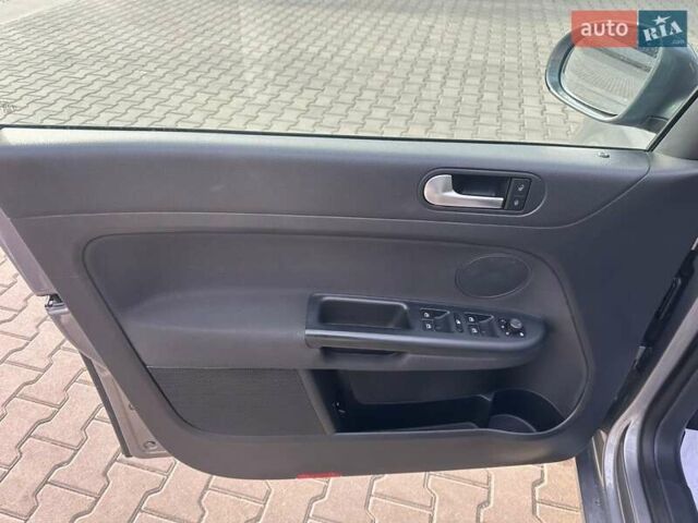 Серый Фольксваген Гольф Плюс, объемом двигателя 1.4 л и пробегом 112 тыс. км за 8000 $, фото 10 на Automoto.ua