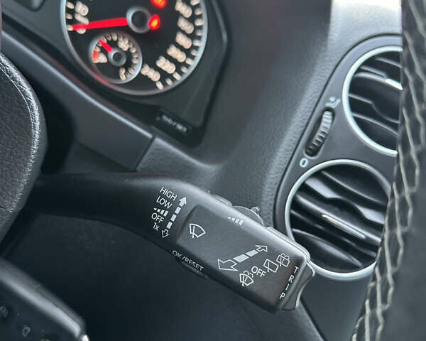 Серый Фольксваген Гольф Плюс, объемом двигателя 1.4 л и пробегом 184 тыс. км за 7200 $, фото 105 на Automoto.ua